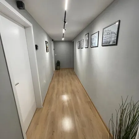 Andi's 2 Gjirokastra